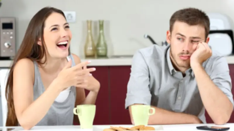 Flatmate's girlfriend turns living room into office, internet divided