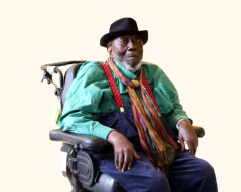 Frank Bowling at 92: On Painting, Whisky, and Being Remembered as a Nice Old Man