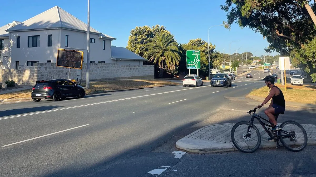 Fremantle Residents Demand Pedestrian Refuge At Dangerous Intersection