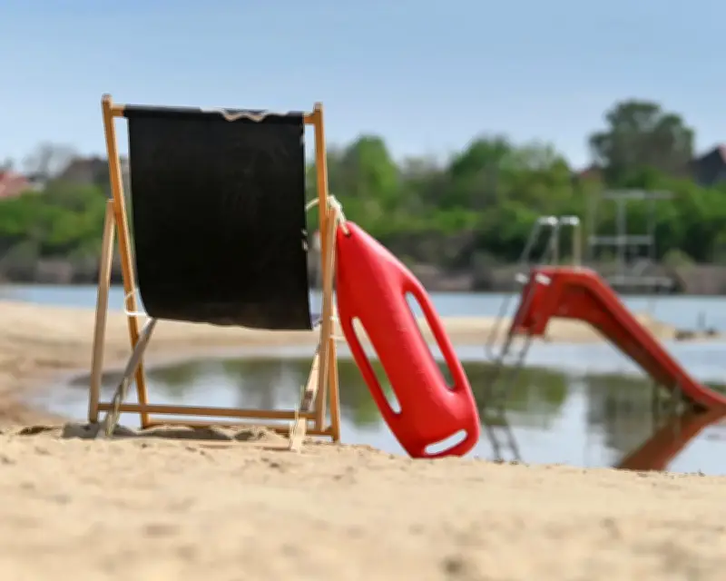 German speakers at German pool in German city far right heatwave