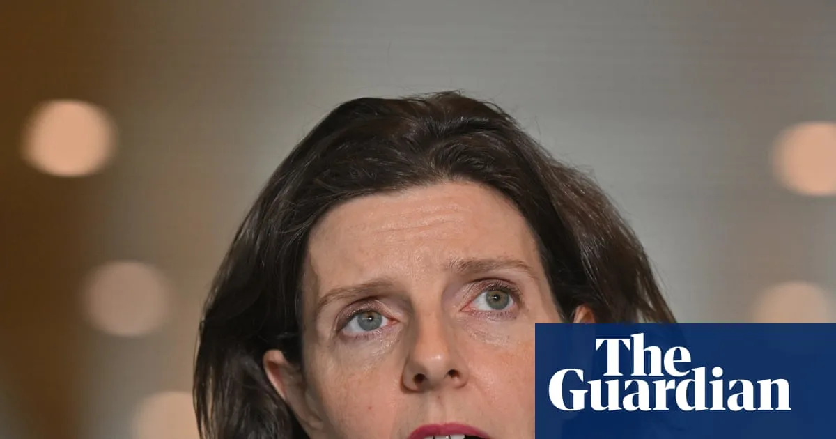 Greens and Crossbenchers Push Labor for Tighter Lobbying Rules