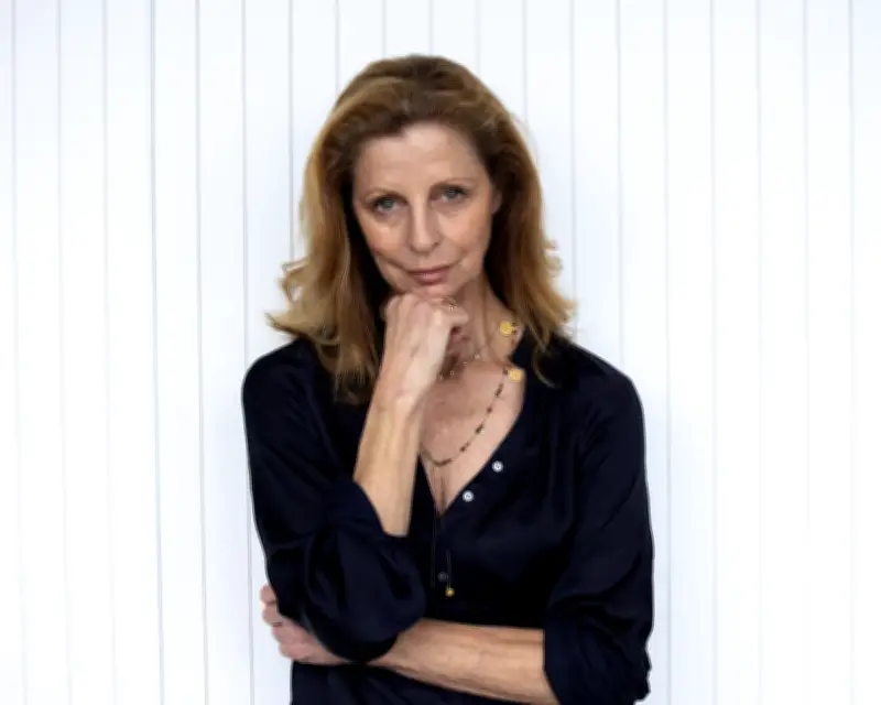 Heather Mitchell on Hugo Weaving, Trump, and Toast Art