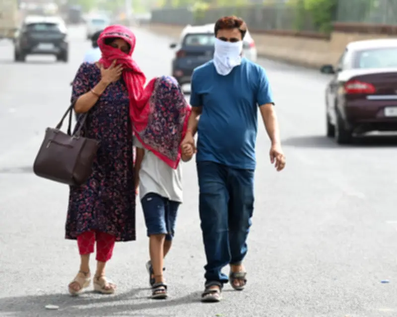 India Heatwaves Shut Schools, Push Women Out of Workforce