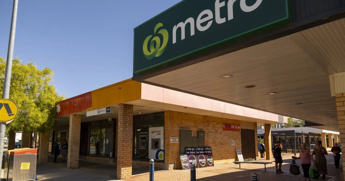 Inquiry Says No Hawker Land Sale To Woolworths Before Consultation