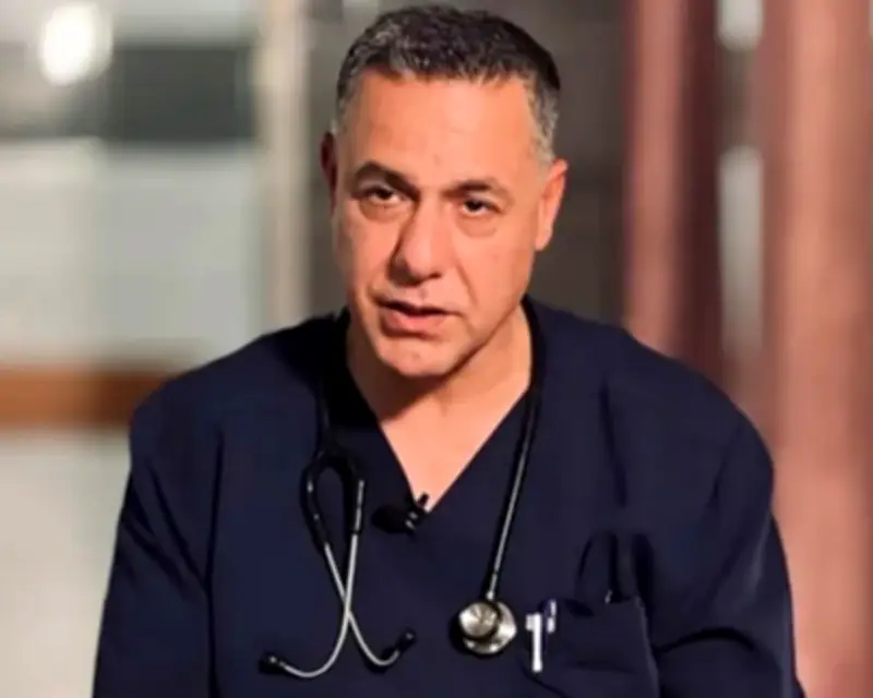 Israeli forces place Palestinian doctor in solitary confinement after 17 months without charge
