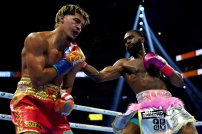 Jaron Ennis Defeats Xander Zayas in Boxing Showdown