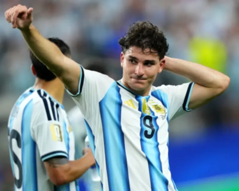 Julián Alvarez Tells Atlético Madrid He Wants to Leave for Dream Move