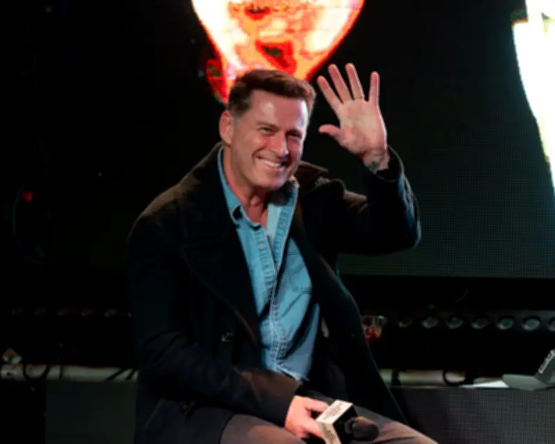 Karl Stefanovic leaves Nine immediately after Tommy Robinson interview