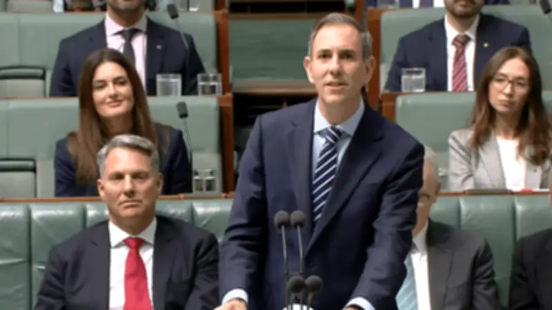 Labor's negative gearing and CGT changes pass House amid bracket creep debate