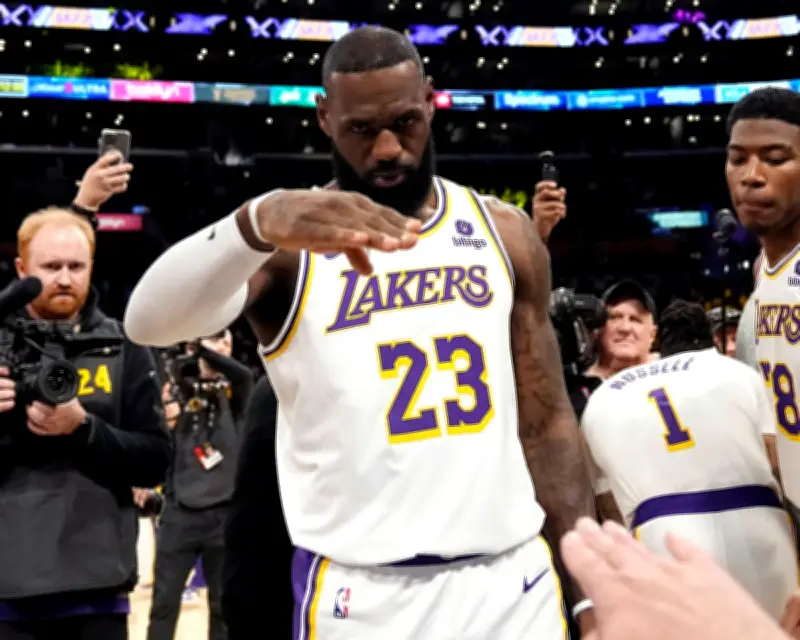 LeBron James Reportedly Leaving Lakers, Could Join Curry at Warriors