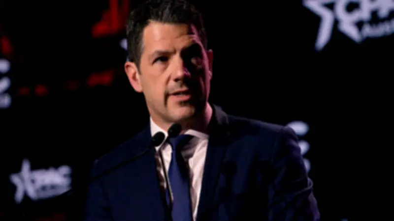 Liberal Senator Alex Antic pushes for One Nation coalition, urges realism