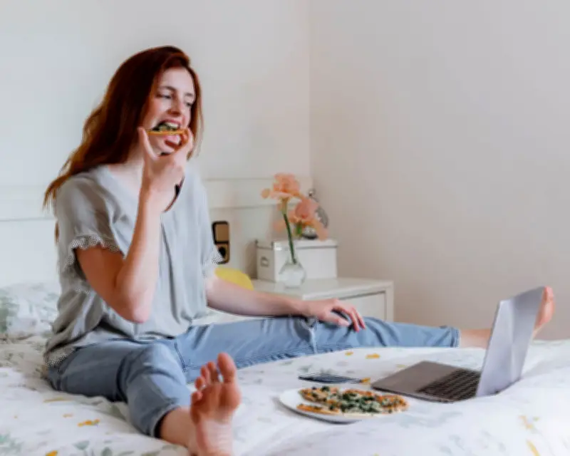 Loneliness Influencers: Why People Boast About Having No Friends Online
