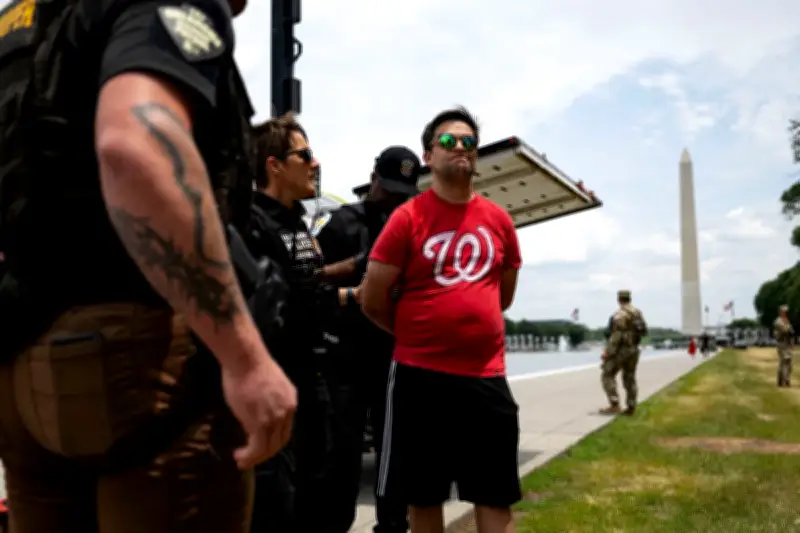 Man Arrested After Entering Reflecting Pool at Washington DC National Mall