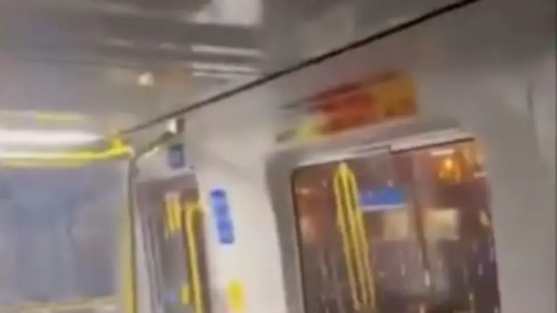 Melbourne Train Explosions: Power Fault Traps Passengers, Causes Delays
