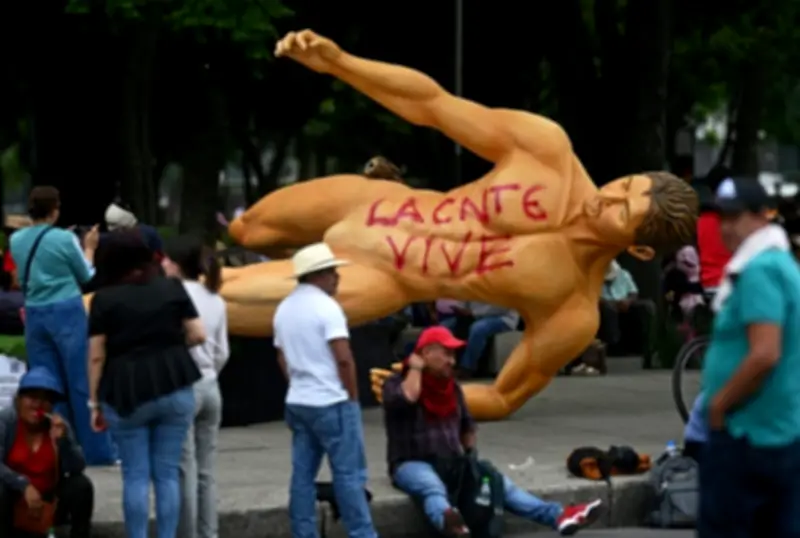 Mexican teachers topple World Cup statues in protest