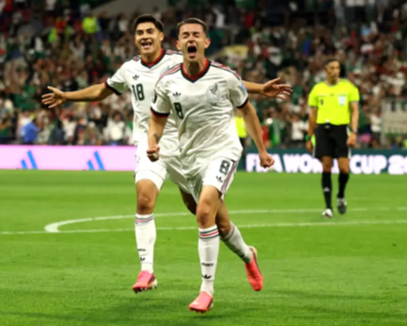 Mexico Stun Czechia 2-1 in World Cup Thriller