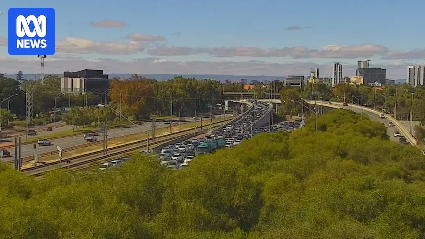 Teen Dies in Mitchell Freeway Rollover, Causing Major Perth Traffic Chaos