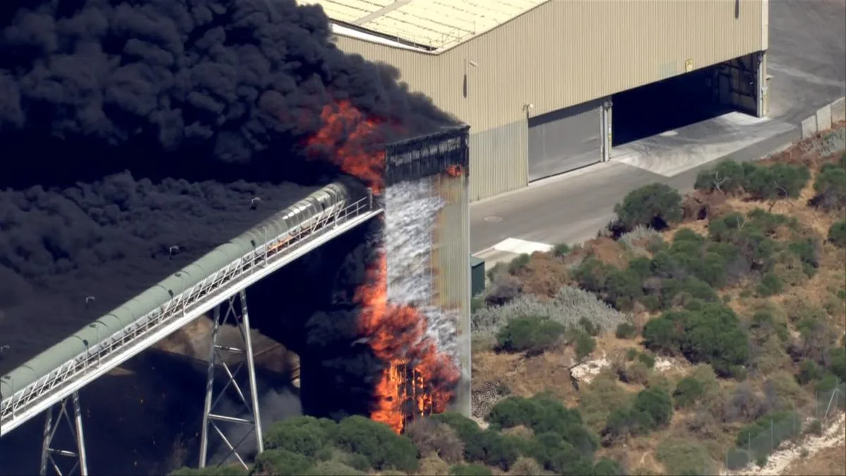 Warehouse Fire in Perth's South Triggers Toxic Smoke Warning