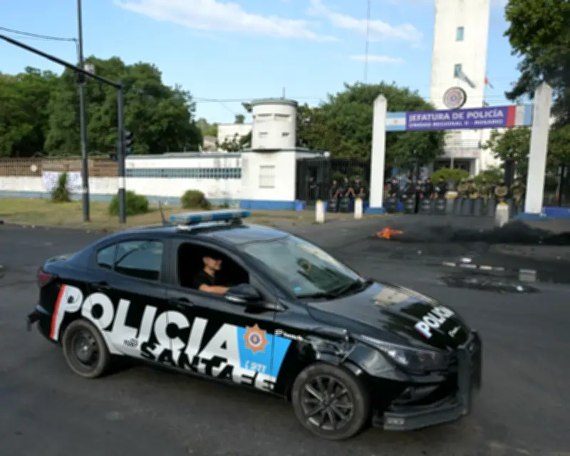 Off-Duty Cops' Second Jobs: Kill and Die in Recession-Hit Argentina Rideshare