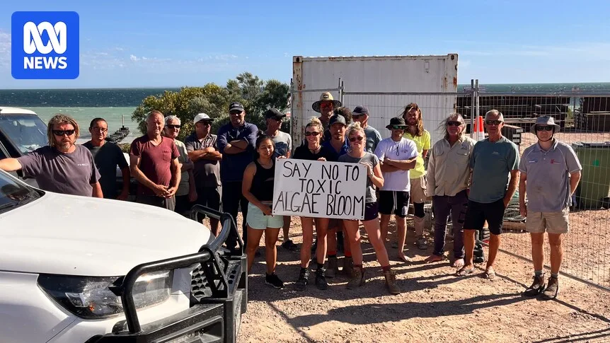 Oyster Farmers Blockade Trucks Over Algal Bloom Relocation