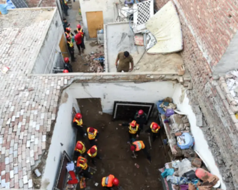 Pakistan Roof Collapse Kills 14 Children at Unregistered Tutoring Centre