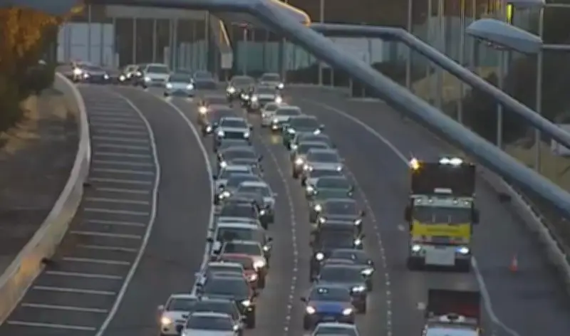 Perth traffic chaos: crash closes Mitchell Freeway southbound in Woodvale