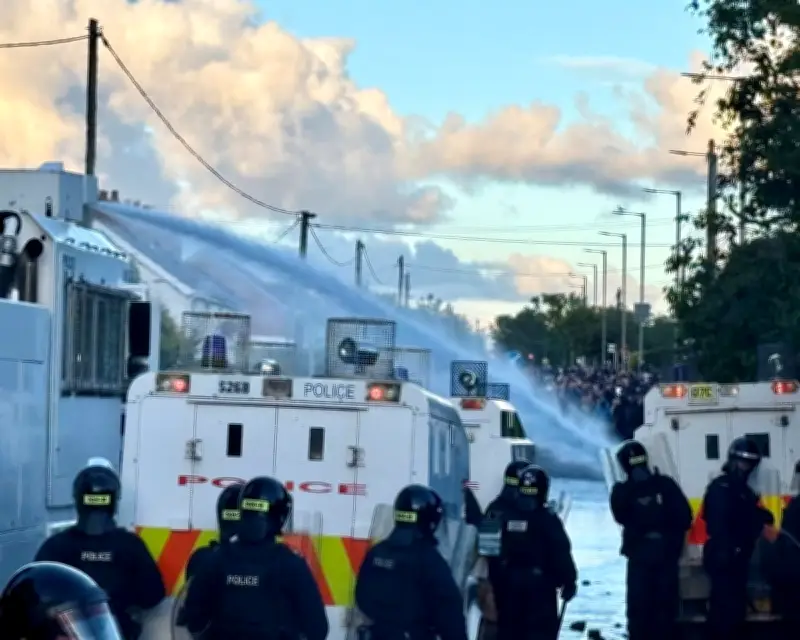 Police Use Water Cannon to Disperse Anti-Immigration Rioters in Northern Ireland