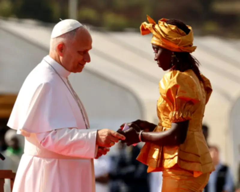 Pope Francis Arrives in Tenerife, Declares 'All of Us Are Migrants'