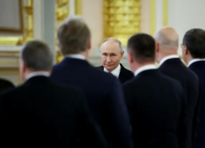 Putin Faces Weak Economy at Russian Davos Amid Ukrainian Drone Strikes