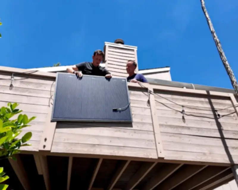 Retail Giants Join UK Government Drive to Boost Plug-In Balcony Solar Panels