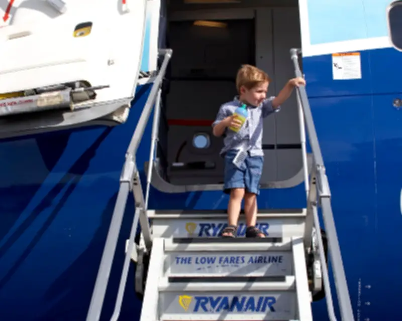 Ryanair faces UK probe over fees for parents sitting with children