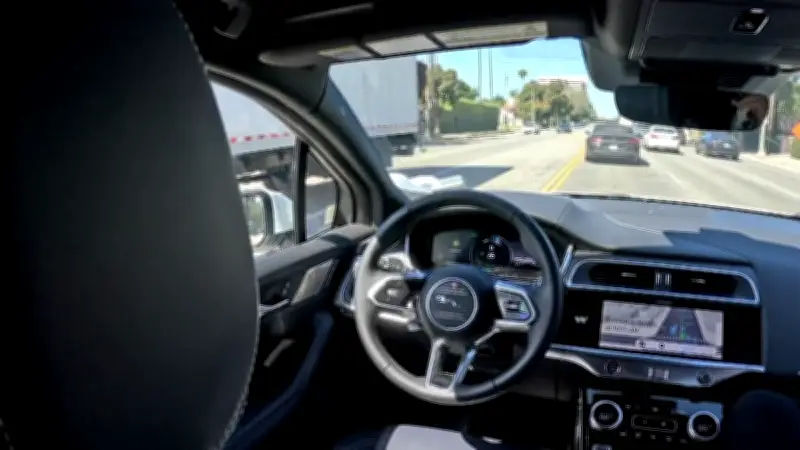 Self-driving cars on Australian roads prompt urgent calls for law updates