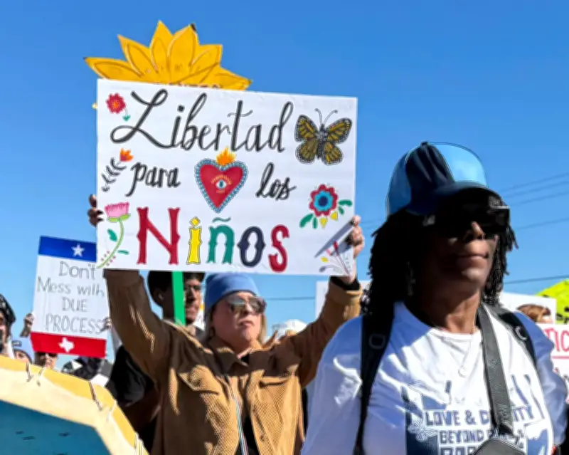 Senator Wyden Alleges Health Dept. Coordinating Deportations