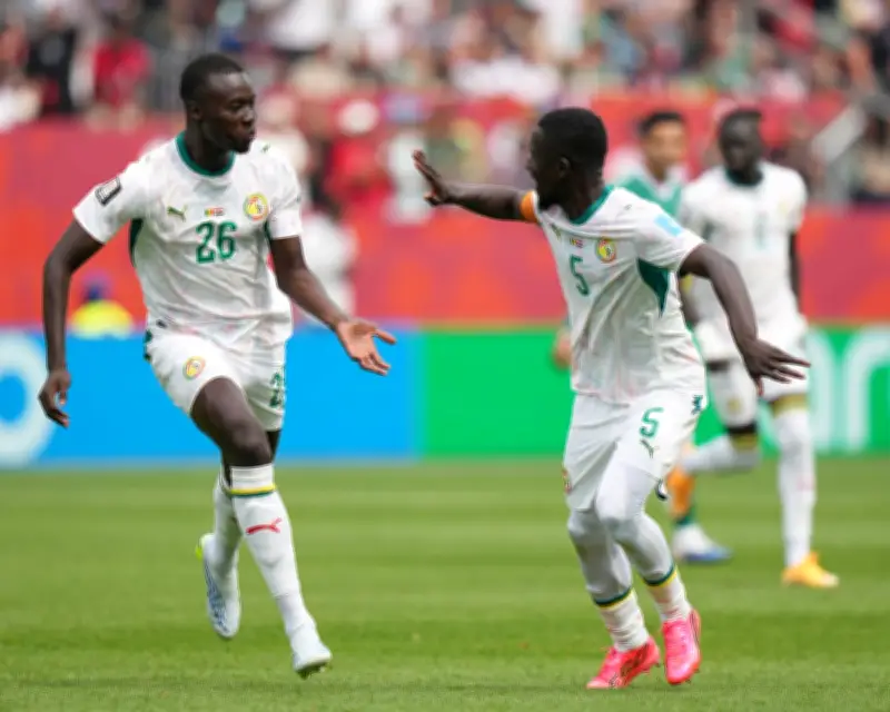 Senegal thrash Iraq 5-0 to keep World Cup last 32 hopes alive