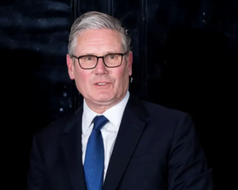 Starmer to Ban Harmful Social Media for Under-16s Before Byelection
