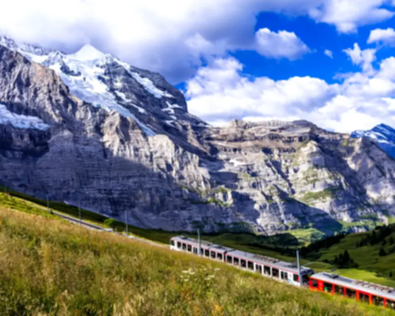 Swiss Glaciers Melting at Alarming Rate Amid Heatwave, Expert Warns