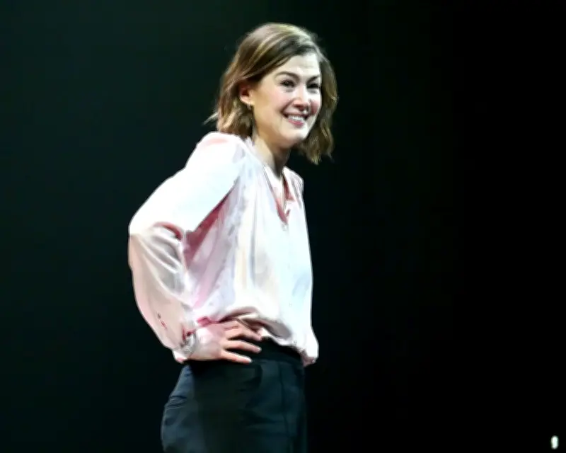 Theatregoers Share Tales of Bad Behaviour After Rosamund Pike Calls Out Texter