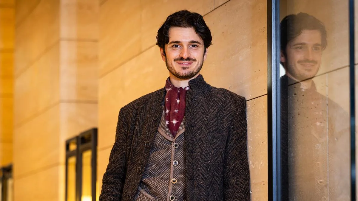 From Jesus to Conman: Robert Tripolino Returns to Perth Stage in Anastasia