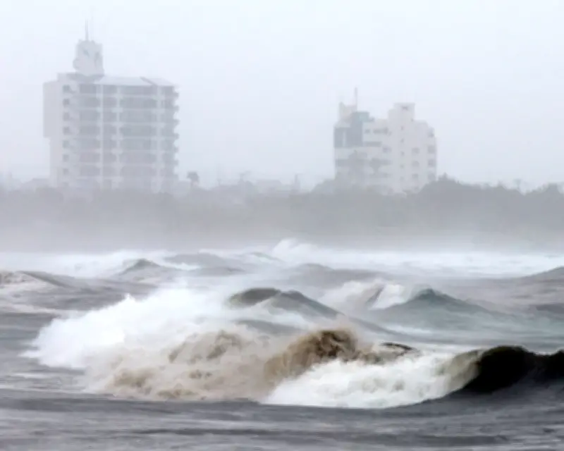 Typhoon Jangmi Leaves 23 Injured in Japan, 1.5 Million Evacuated