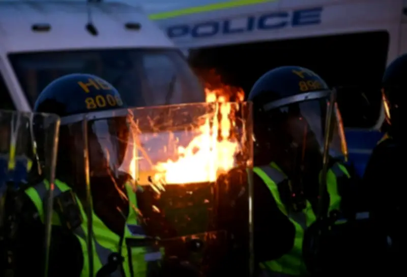 UK PM Starmer Condemns Violence Over Police Handcuffing of Dying Student