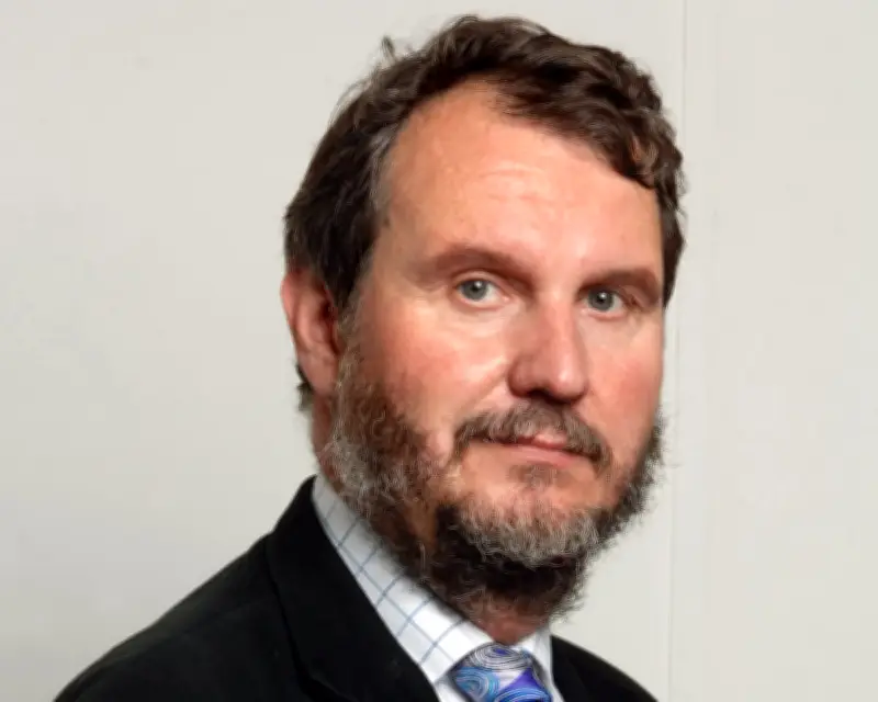 Veteran Guardian Journalist David Hencke Dies at 76