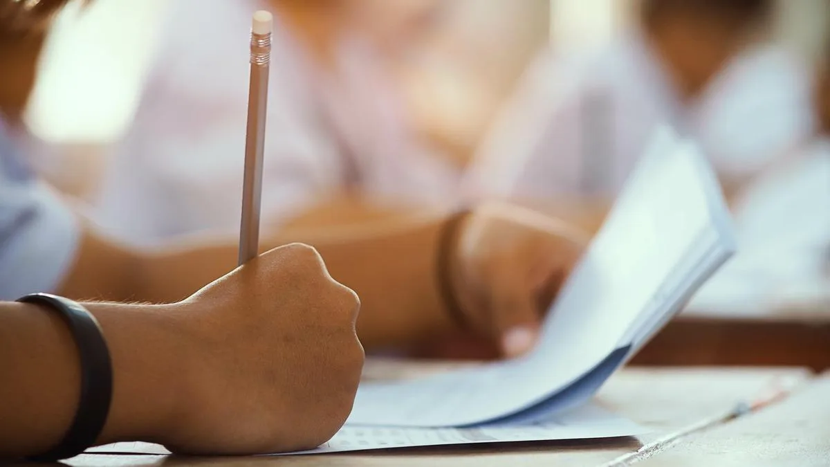 WA examiners flag poor handwriting costing ATAR marks