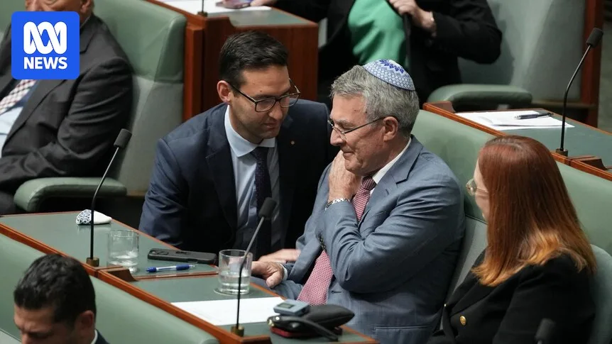 Emotional Tribute to Bondi Attack Victims in Parliament