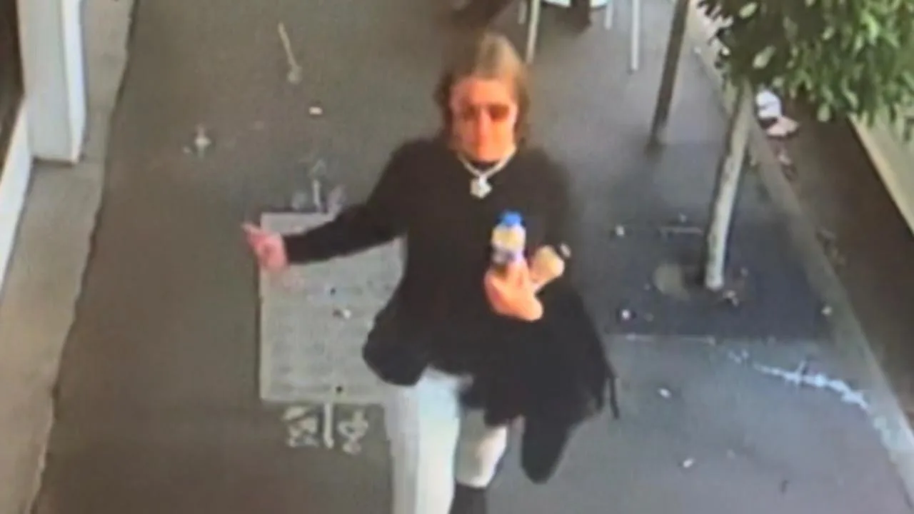 Woman Charged Over Plate Attack on Waitress in Melbourne