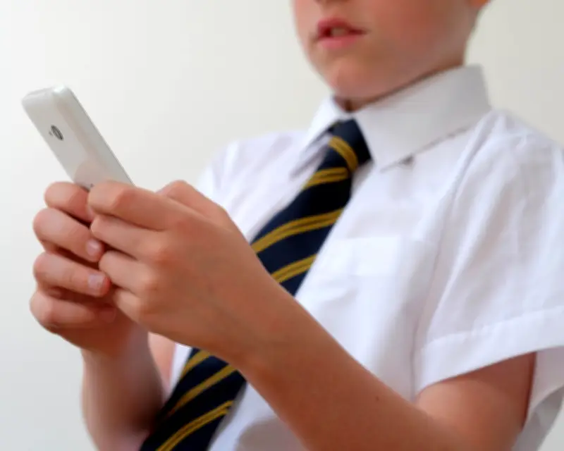 Young People See School Smartphone Ban as Punitive, Report Finds