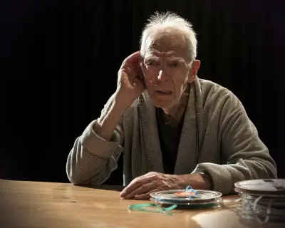 Actor with Alzheimer's Performs Beckett's Krapp's Last Tape