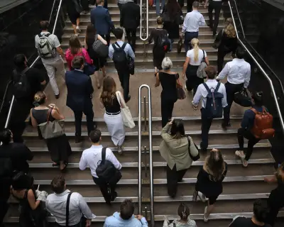 Australia's Net Overseas Migration Drops to 301,000, Lowest Since 2022