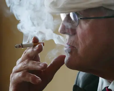 David Hockney’s Smoking Portrait on Paris Metro Sparks Freudian Debate