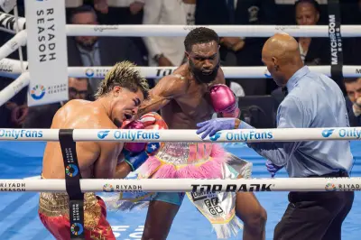 Jaron Ennis Defeats Xander Zayas in Dominant Title Defense