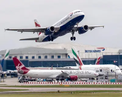 Thunderstorms Cause Major Flight Disruptions at Gatwick and Heathrow